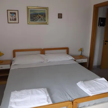 Hotel Alb's