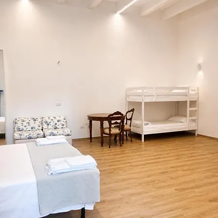 Alb's Hotel 3*